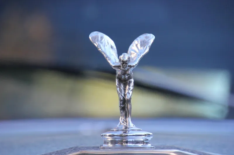 Chrome Gods and Speed Demons: When Every Car Hood Was a Sculpture Gallery